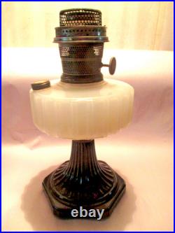 Aladdinb-124 Corinthian White Moonstone / Black Foot