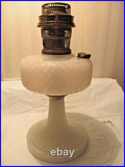 Aladdinb-85 White Moonstone Quilt Oil Lamp1937