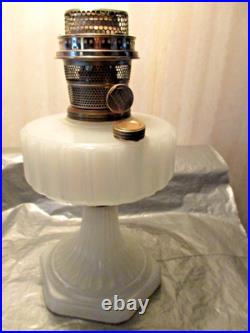 Aladdinwhite Moonstone Corinthianb-110 Oil Lamp
