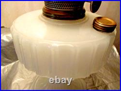 Aladdinwhite Moonstone Corinthianb-110 Oil Lamp
