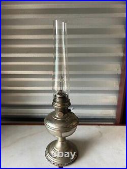 Antique 1930'a Aladdin Model 12 Oil Lamp with Glass Chimney