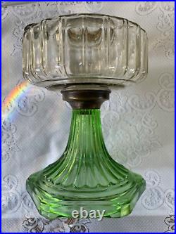 Antique Aladdin 1936 Corinthian B-105 Green & Clear Kerosene Oil Lamp GLOWS
