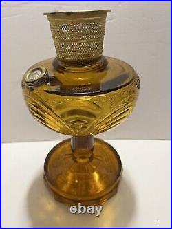 Antique Aladdin Amber Washington Drape Kerosene Oil Lamp With Partial Burner