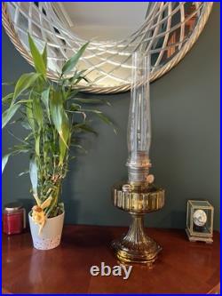 Antique Aladdin B-101 Amber Corinthian Oil Lamp With Burner and Chimney