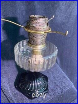 Antique Aladdin Clear Top/Black Base Corinthian Lamp, 1935-36 withNu-Type B Burner