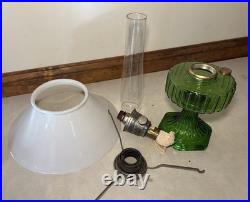 Antique Aladdin Green Beta Crystal Corinthian Oil Lamp 1935-1936 With Shade