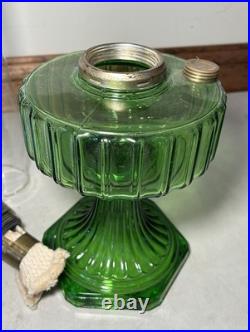 Antique Aladdin Green Beta Crystal Corinthian Oil Lamp 1935-1936 With Shade