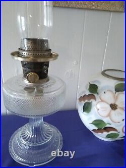 Antique Aladdin Kerosene Lamp with Brand New Mantle works great
