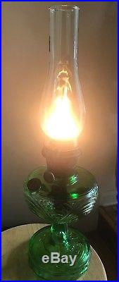 Antique Aladdin Kerosene Oil Lamp Emerald Green Washington Drape NU-TYPE Model B