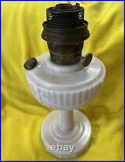 Antique Aladdin Lincoln Drape Oil Lamp Alacite