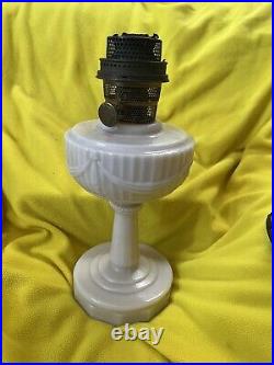 Antique Aladdin Lincoln Drape Oil Lamp Alacite