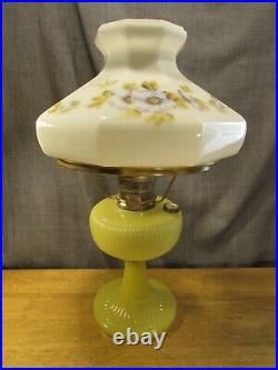 Antique Aladdin Oil Kerosene Lamp Yellow Moonstone Vertique With Shade Vintage