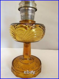 Antique Aladdin Oil Lamp Washington Drape Gorgeous Amber Color B Burner, Chimney