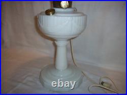 Antique Aladdin Table Oil Lamp Electrified Lincoln Drape Ivory Color