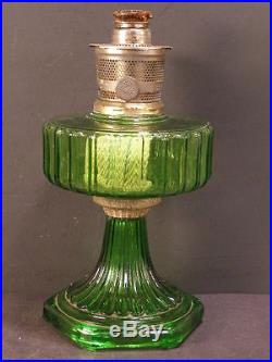 Antique Green Corinthian Pattern Aladdin Lincoln Drape Oil Kerosene Lamp Light
