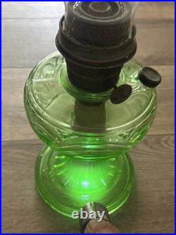 Antique Oil Lamp URAINIUM Glass Aladdin Nu-Type Model B Burner 23 No Damage