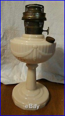 Antique Vintage Aladdin Lincoln Drape Alacite Oil Kerosene Lamp Mantle
