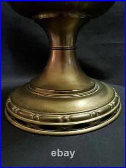 Antique Vintage Mantle Lamp Co. Aladdin Model No. 8 Satin Finish Brass Oil Lamp