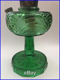 Antique Vtg Aladdin Green Uranium Glass Washington Drape Kerosene / Oil Lamp