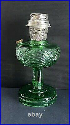 B-54E Aladdin Emerald Green Washington Drape Glass Oil Kerosene Lamp