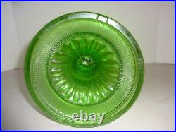 B-81 Aladdin Green Beehive Glass Oil Lamp withChimney #1