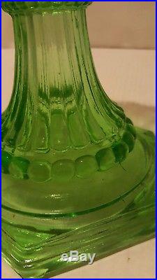 BEAUTIFUL ALADDIN GREEN DEPRESSION GLASS LAMP Mantle Lamp Co/Oil /Kerosene LOOK