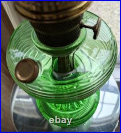 Beautiful Aladdin Mantle Oil Lamp Model B Green Glass Beehive Chimney Nu-type