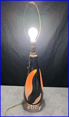 Beautiful Vintage Aladdin G-324 Alacite Glass Table Lamp MCM Black White. Works