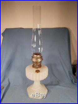C1935 ALADDIN B-110 WHITE Moonstone Corinthian Kerosene Oil Lamp wBurner Chimney