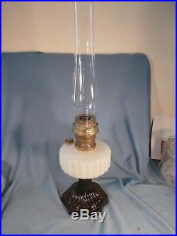 C1935 ALADDIN B-124 White & Black Corinthian Kerosene Oil Lamp wBurner & Chimney