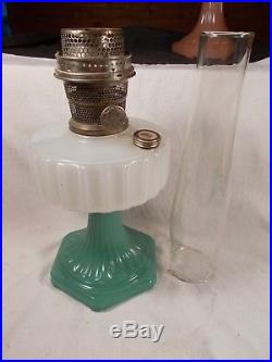 C1935 ALADDIN B-125 White & Green Corinthian Kerosene Oil Lamp wBurner & Chimney