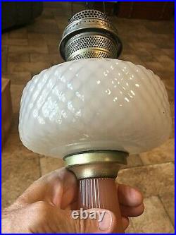 Early ALADDIN KEROSENE LAMP QUILT no. 087 White & ROSE MOONSTONE in Original Box