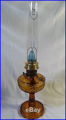 GENUINE ALADDIN BURNER AMBER LINCOLN DRAPE GLASS KEROSENE OIL TABLE LAMP