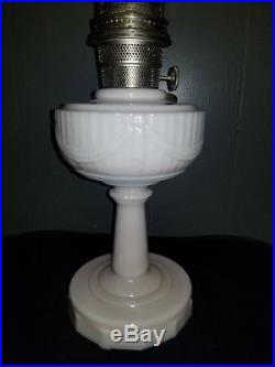 Large Vintage Lincoln Drape Aladdin Oil Lamp with Original Aladdin Globe