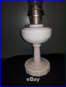 Large Vintage Lincoln Drape Aladdin Oil Lamp with Original Aladdin Globe