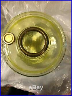 Limited Edition Aladdin Oil Lamp Vaseline Glass Shelf Or Bracket Lamp Unused