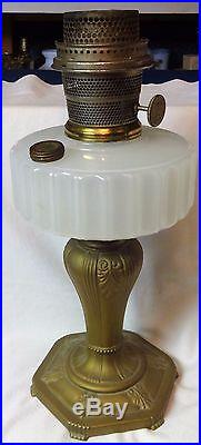 Majestic White Moonstone Oil Lamp Aladdin Mantle Lamp Company