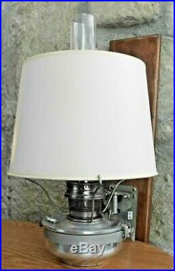 N & W Railroad Aladdin Caboose Wall Bracket Kerosene Lamp No 23 Burner Lantern