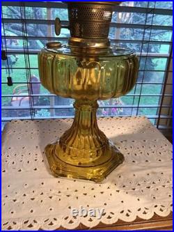 Nice Aladdin 24 Corinthian Amber Oil Lamp With Quilted Puff Shade & Wick