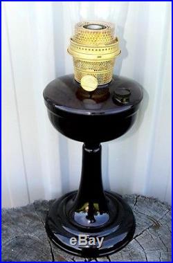 Nice Aladdin bakelite family kerosene lamp, clean with working model B burner