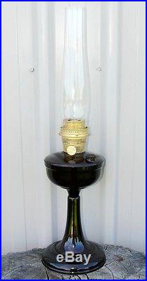 Nice Aladdin bakelite family kerosene lamp, clean with working model B burner