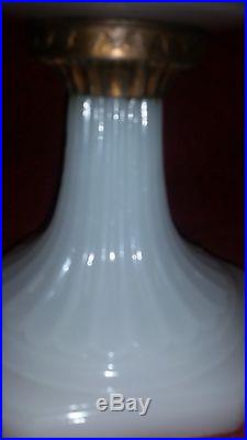 OIL KEROSENE LAMP ANTIQUE LIGHTING WHITE ALADDIN CORINTHIAN