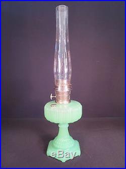 ORIGINAL C. 1934 JADE GREEN ALADDIN B-111 CATHEDRAL OIL LAMP PASTEL MOONSTONE