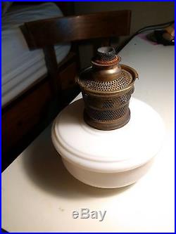 Oil Lamp Aladdin Mantle Company Model B Alcacite Font