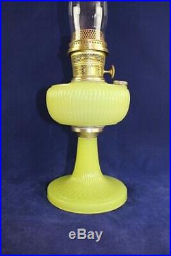 Original 1938 Aladdin Vertique B-88 Yellow Moonstone Oil Table Lamp Brass Burner
