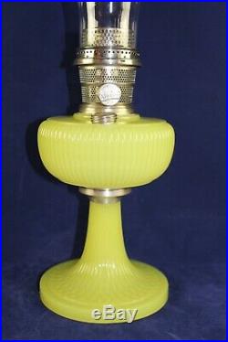 Original 1938 Aladdin Vertique B88 Yellow Moonstone Oil Table Lamp Nickel Burner