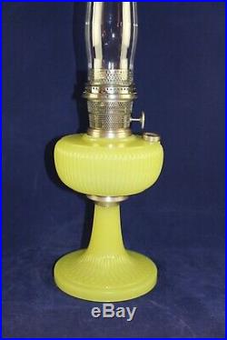 Original 1938 Aladdin Vertique B88 Yellow Moonstone Oil Table Lamp Nickel Burner