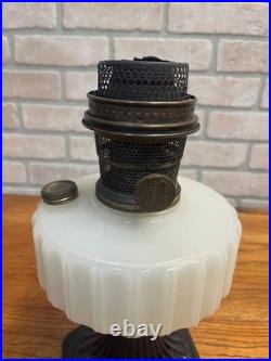 Original Aladdin Corinthian Black White Moonstone Oil Lamp with NuType Model B Bur