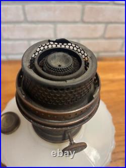Original Aladdin Corinthian Black White Moonstone Oil Lamp with NuType Model B Bur