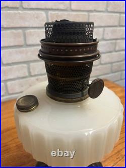 Original Aladdin Corinthian Black White Moonstone Oil Lamp with NuType Model B Bur